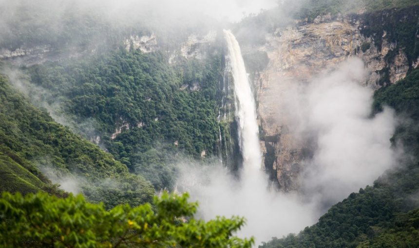 LIMA – CHACHAPOYAS COLIBRIS + KUELAP + CATARATAS DE GOCTA + KARAJIA + MUSEO REVASH  06D/5N